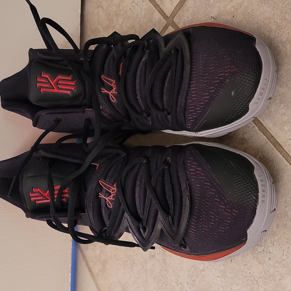 Size 10.5 mens Nike Kyrie Irving shoes